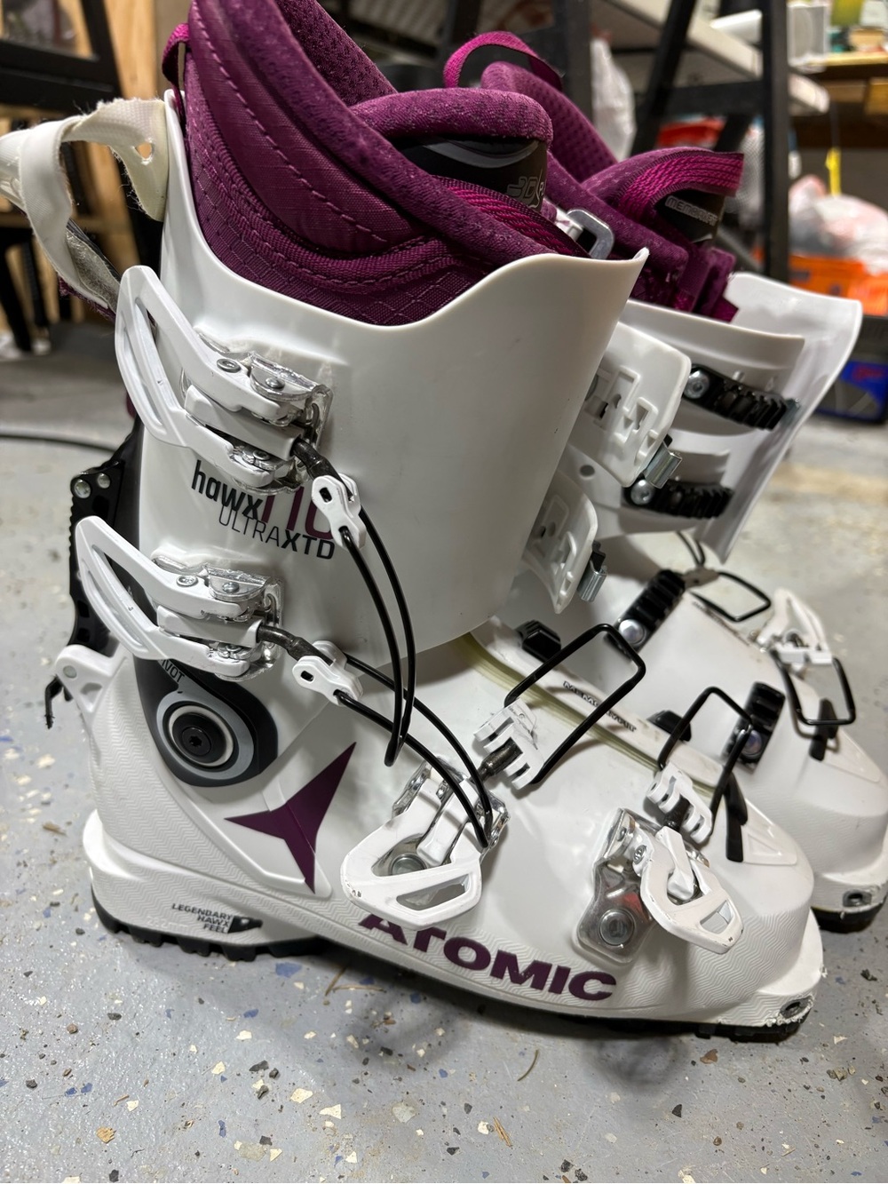 Atomic Hawx Ultra XTD White and Magenta touring Ski Boots
